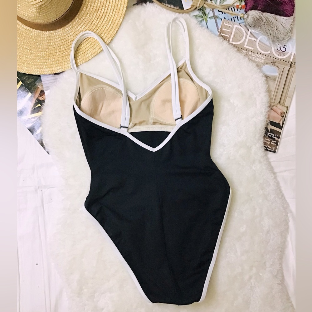 La Blanca Swimsuit - Picture 2 of 5